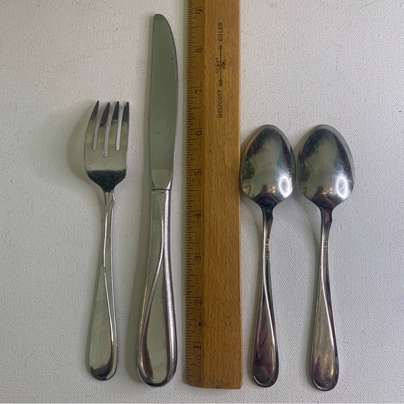 Oneida USA Flight Reliance Stainless Steel 4 Piece 1 Knife 1 Forks 2 Spoons Set - Picture 4 of 11